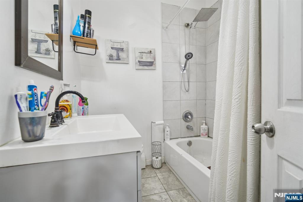 Garfield, New Jersey, 07026, United States, 4 Bedrooms Bedrooms, ,3 BathroomsBathrooms,Residential,For Sale,1905958