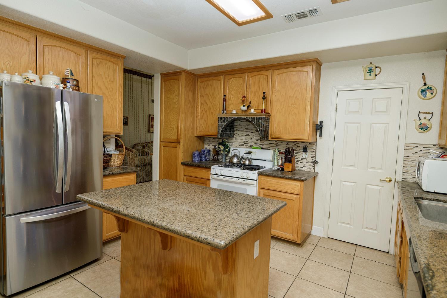 Gustine, California, 95322, United States, 4 Bedrooms Bedrooms, ,3 BathroomsBathrooms,Residential,For Sale,1975673