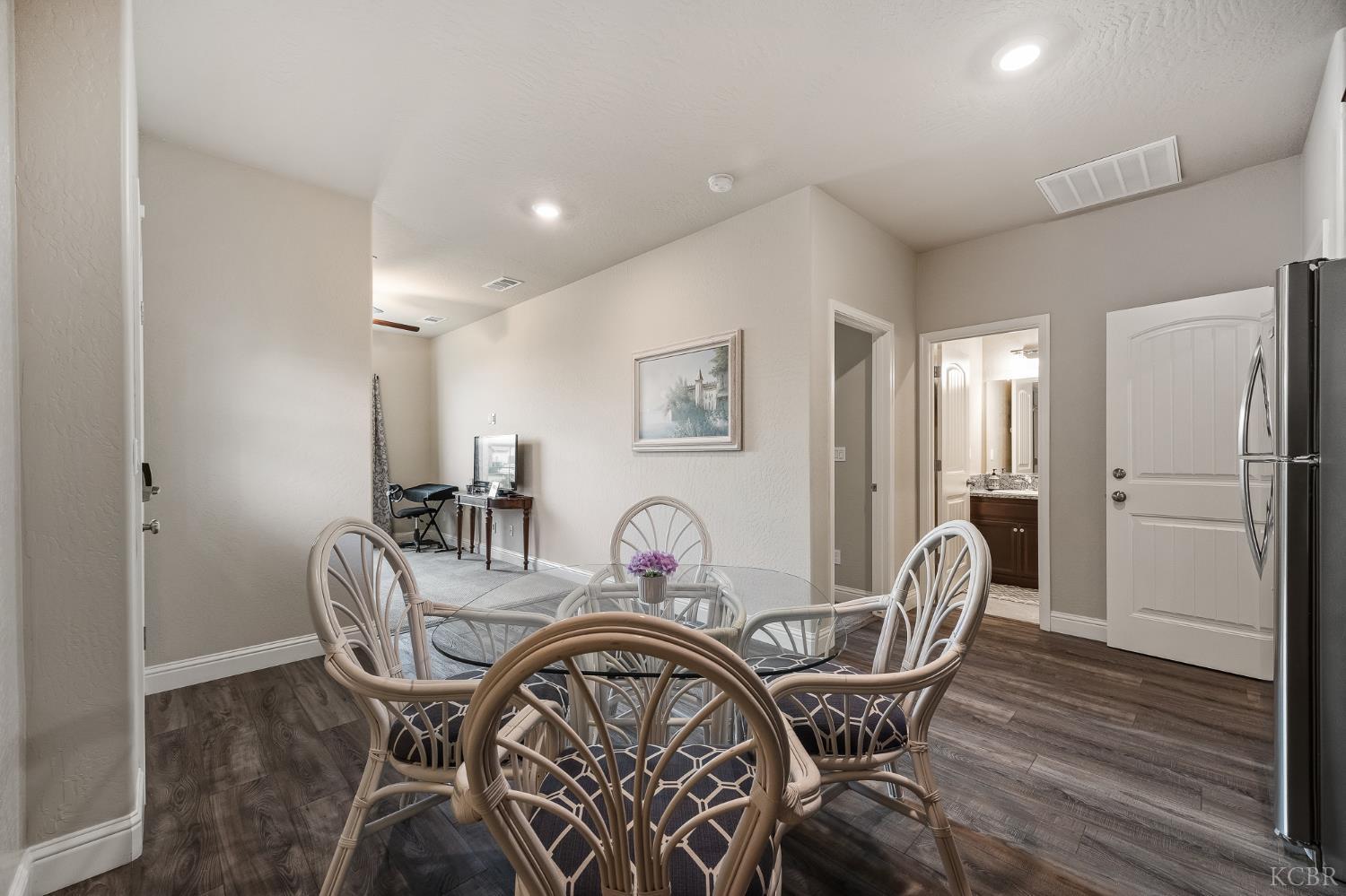 Visalia, California, 93292, United States, 3 Bedrooms Bedrooms, ,3 BathroomsBathrooms,Residential,For Sale,2007773