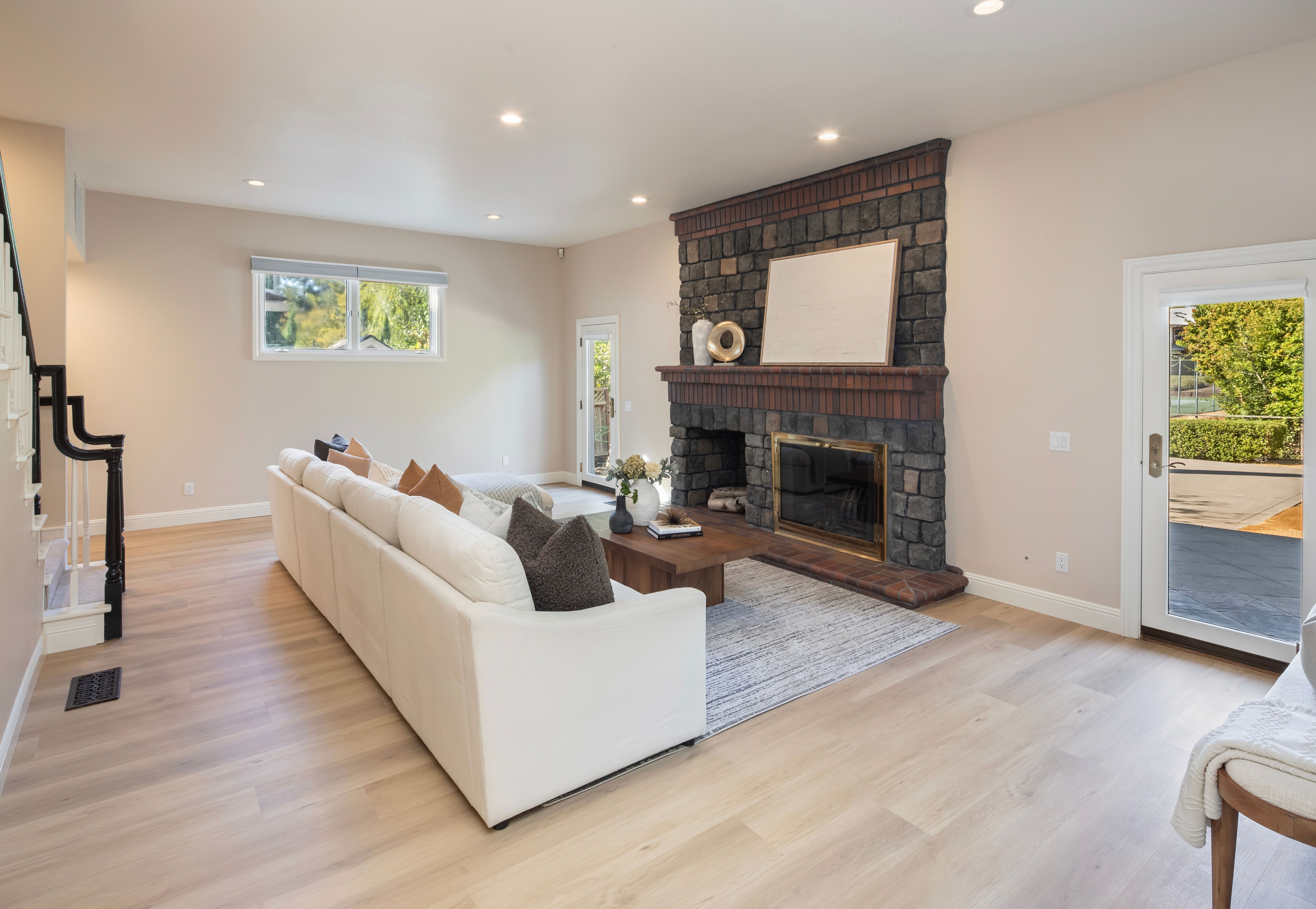  Grand Tudor Estate Offering Luxury Living in Gated Vineyard Heights - 物件實景