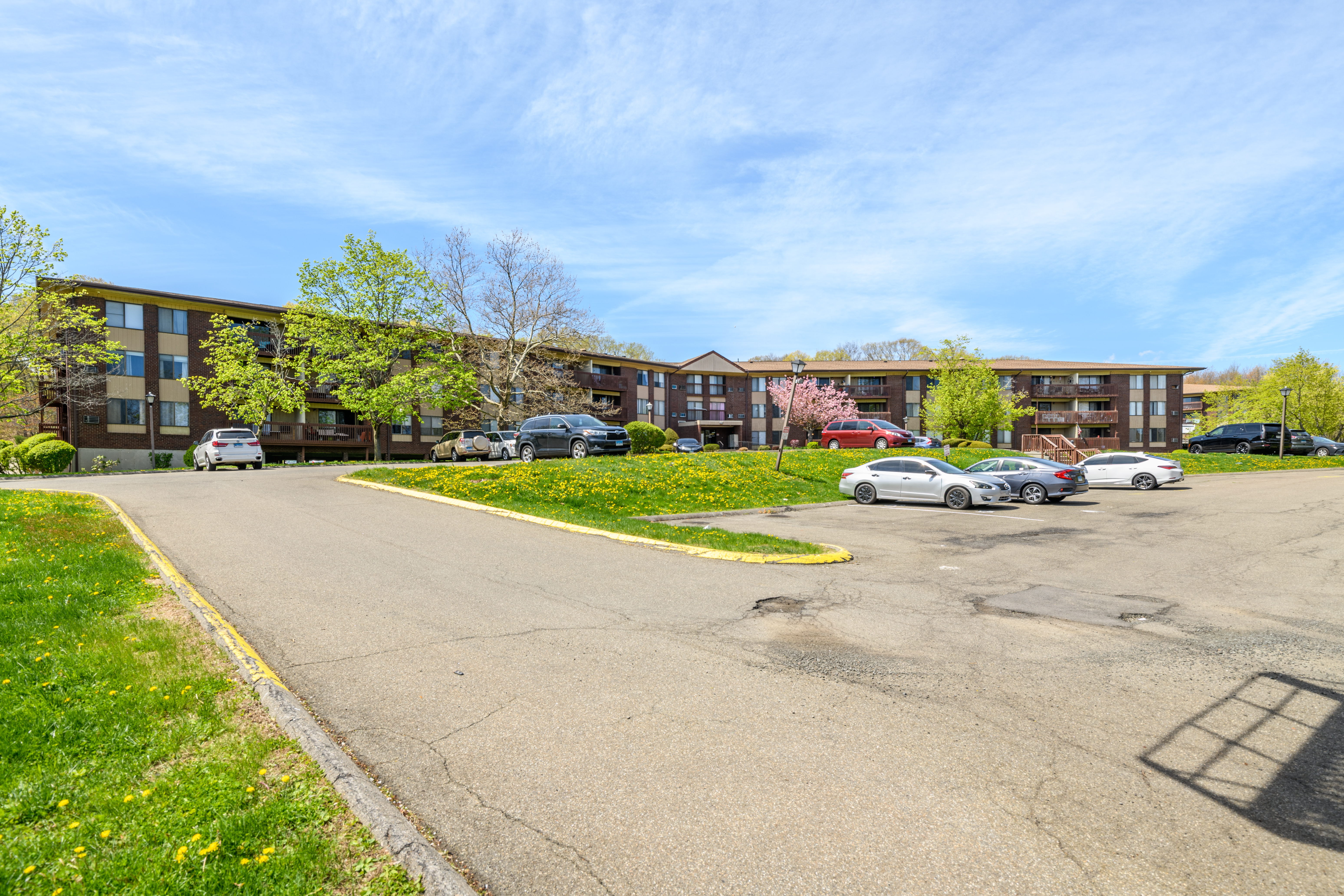  1219 Cromwell Hills Drive - 物件實景