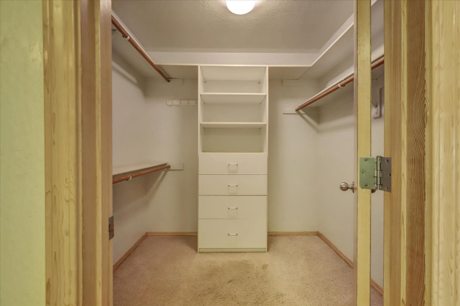 Nevada City, California, 95959, United States, 3 Bedrooms Bedrooms, ,4 BathroomsBathrooms,Residential,For Sale,1977718