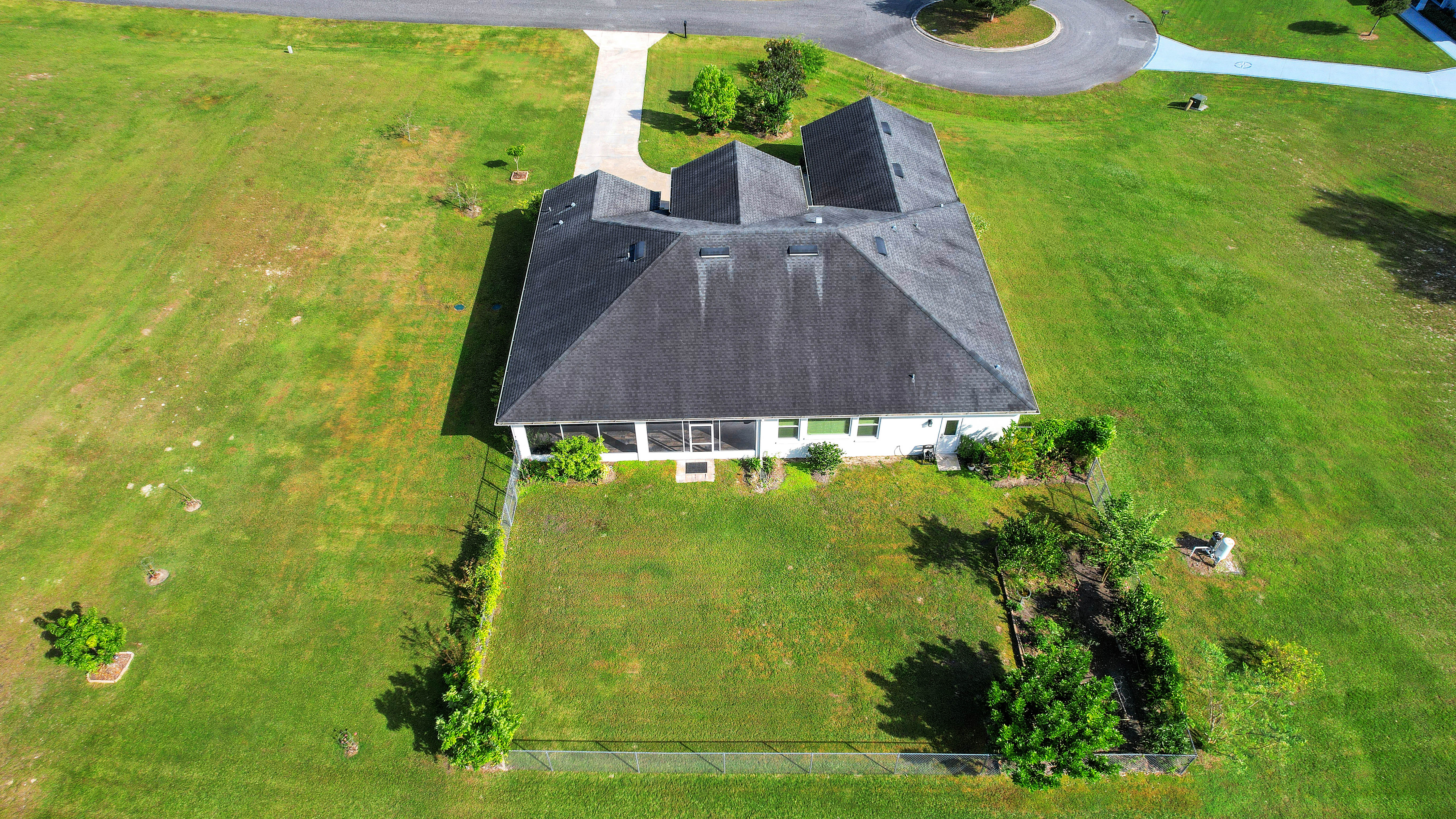 Lady Lake, Florida, 32159, United States, 4 Bedrooms Bedrooms, ,3 BathroomsBathrooms,Residential,For Sale,2005730