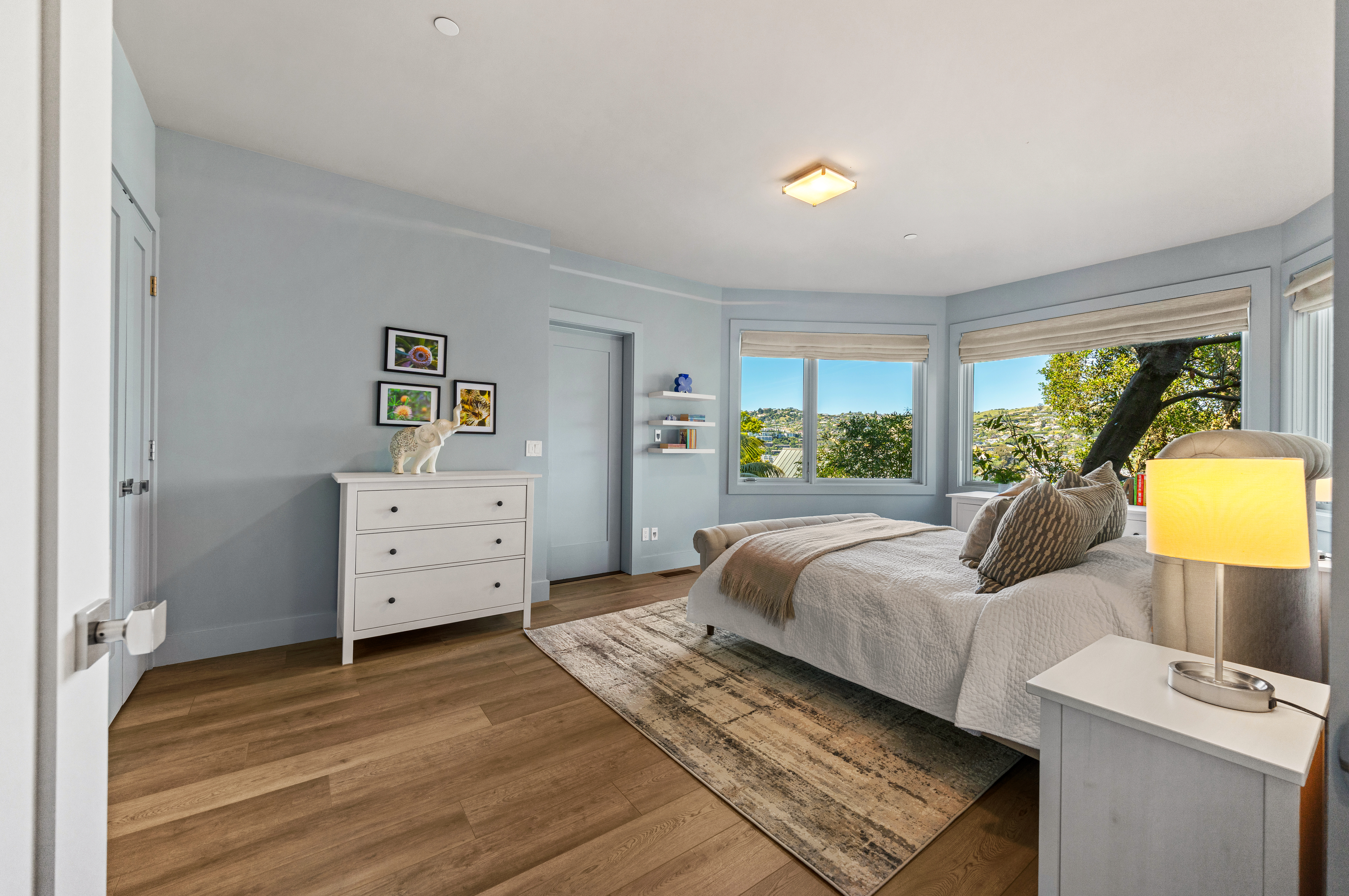  Coastal Living on Coveted Beach Road - 物件實景