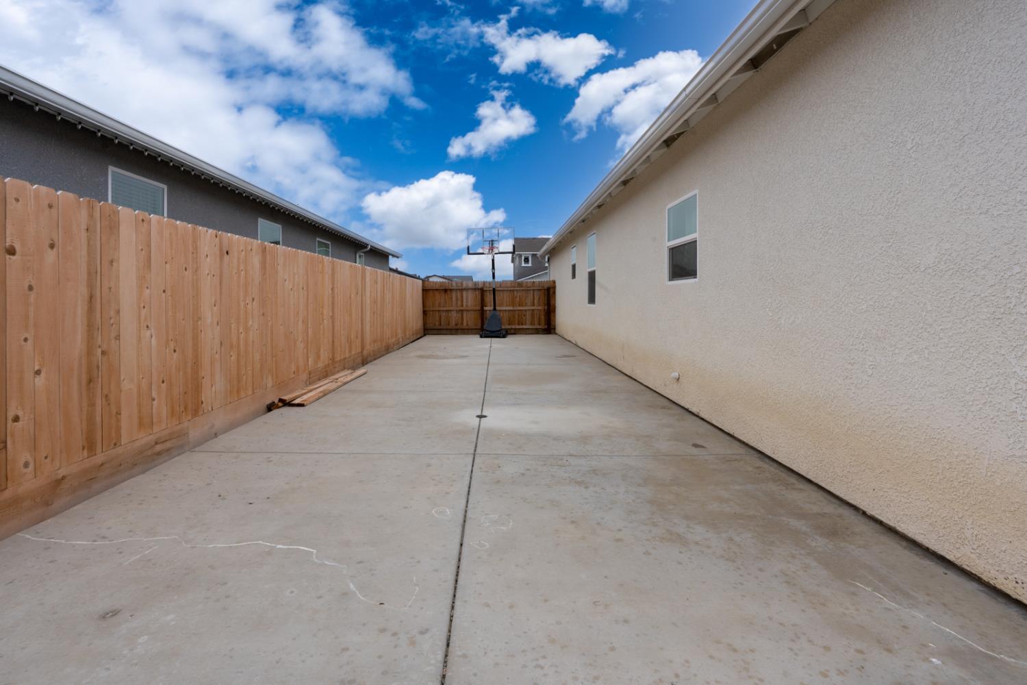 Los Banos, California, 93635, United States, 4 Bedrooms Bedrooms, ,2 BathroomsBathrooms,Residential,For Sale,2005631