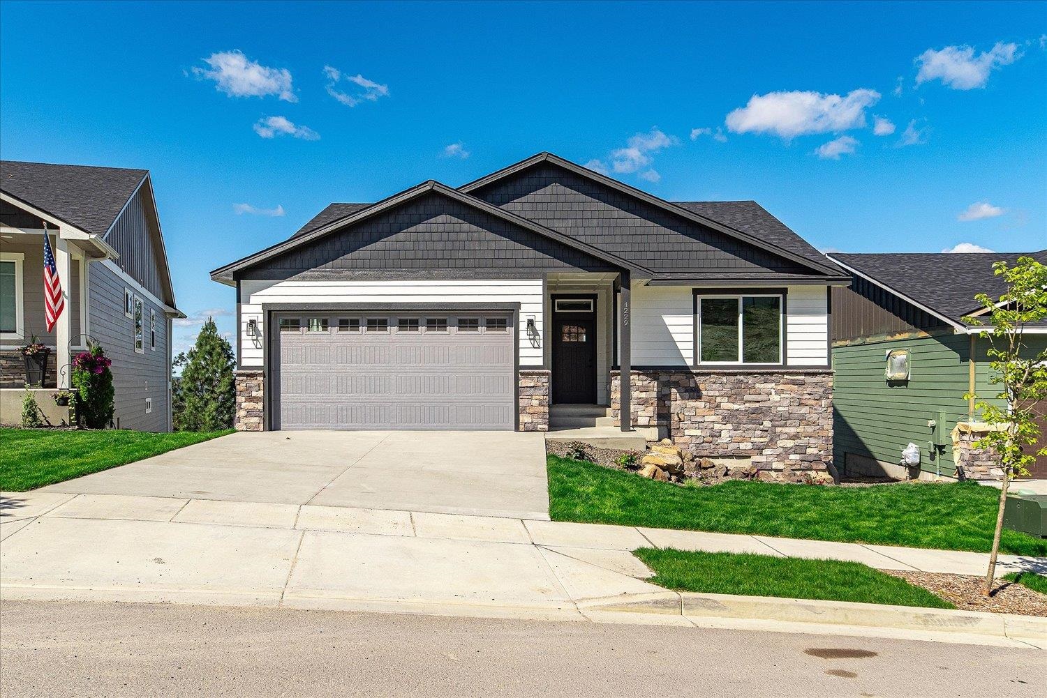 Spokane, Washington, 99208, United States, 4 Bedrooms Bedrooms, ,3 BathroomsBathrooms,Residential,For Sale,1826785