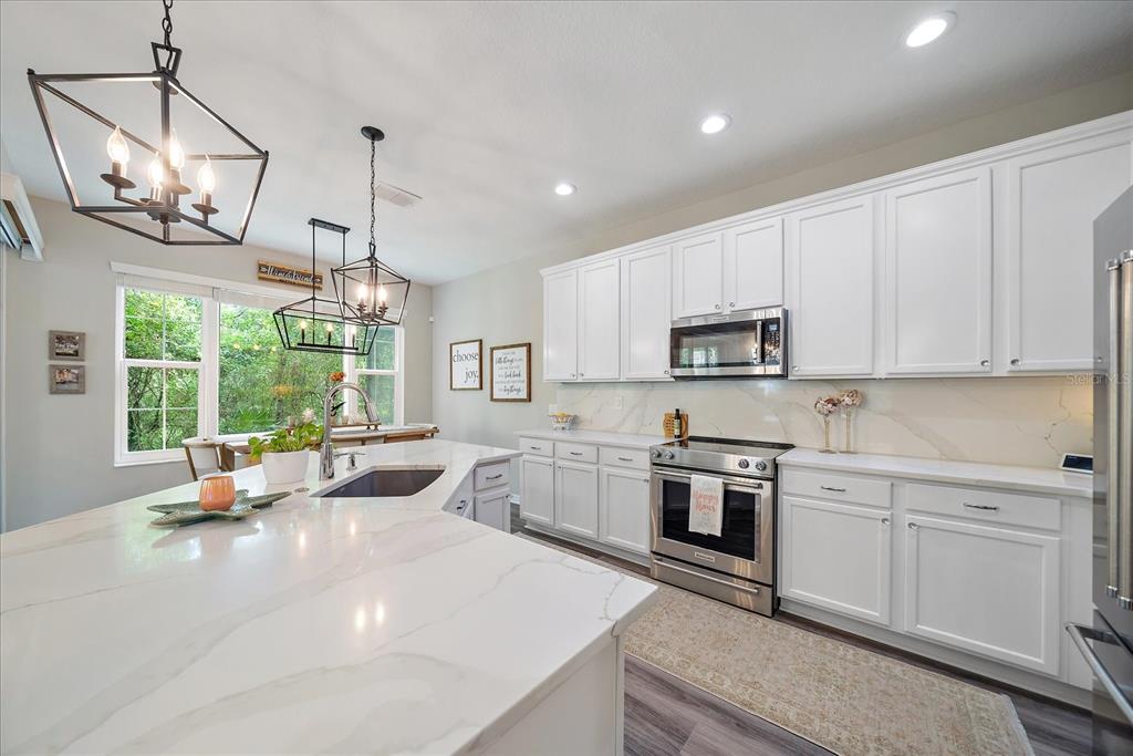 Sarasota, Florida, 34243, United States, 3 Bedrooms Bedrooms, ,3 BathroomsBathrooms,Residential,For Sale,1885250