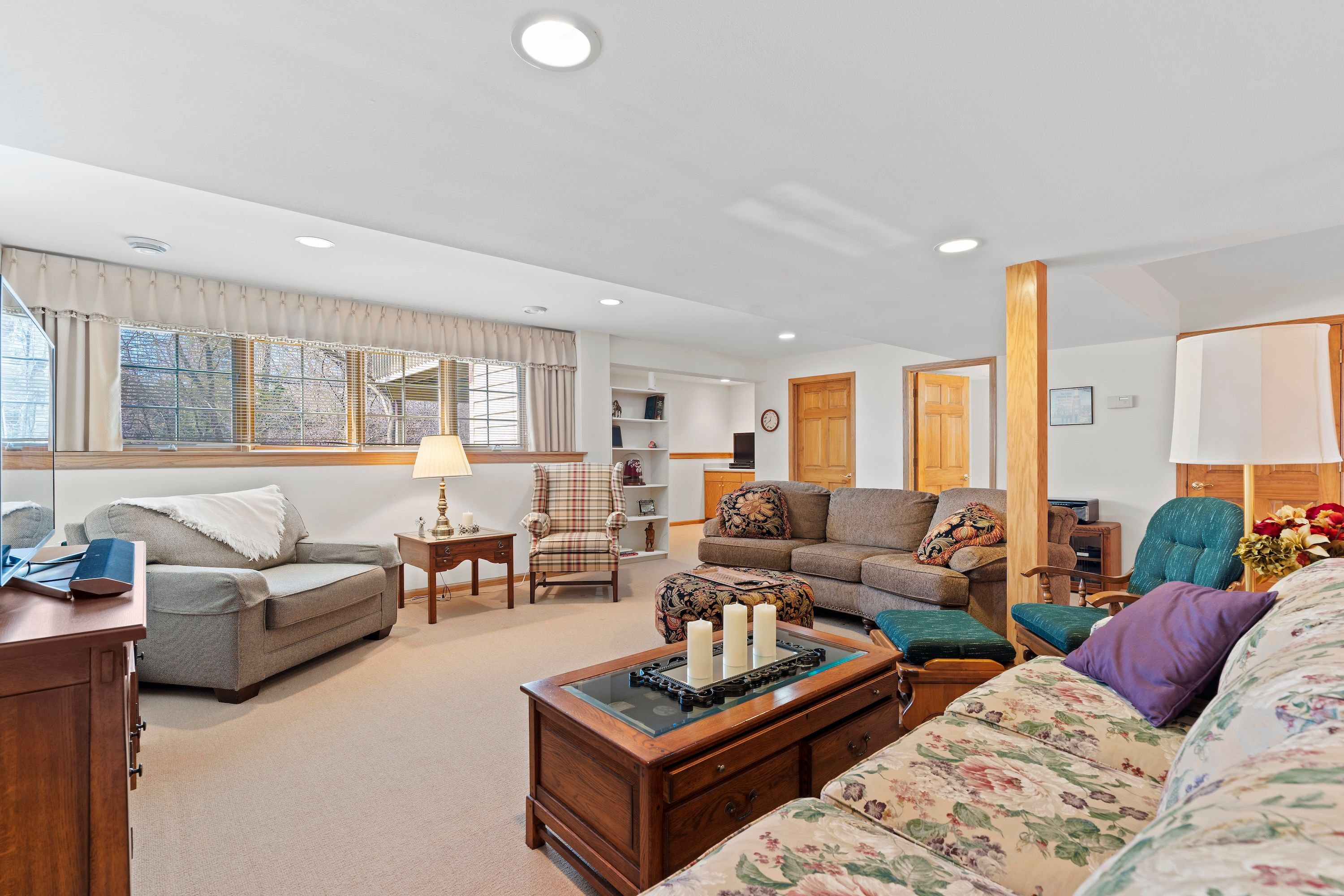  Spacious Side-by-Side Condo in Brookfield - 物件實景