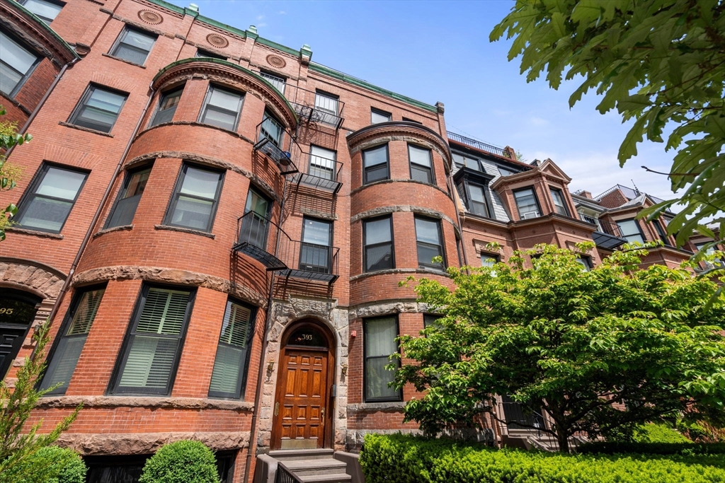 Boston, Massachusetts, 02115, United States, 2 Bedrooms Bedrooms, ,3 BathroomsBathrooms,Residential,For Sale,1818698