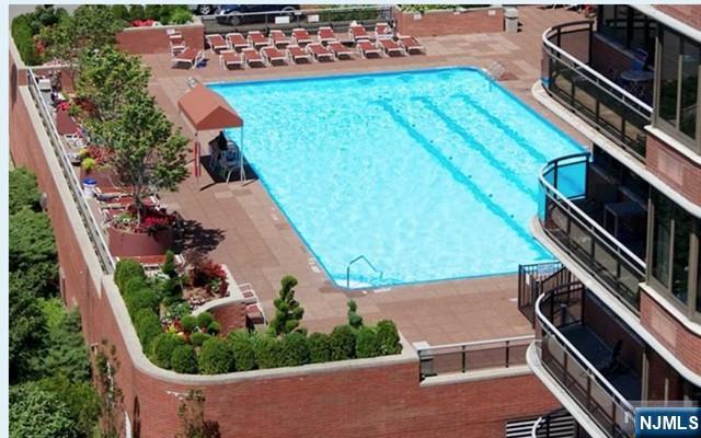 Cliffside Park, New Jersey, 07010, United States, 3 Bedrooms Bedrooms, ,4 BathroomsBathrooms,Residential,For Sale,1885354