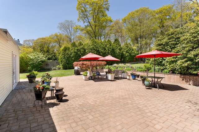 Shoreham, New York, 11786, United States, 5 Bedrooms Bedrooms, ,3 BathroomsBathrooms,Residential,For Sale,1990330