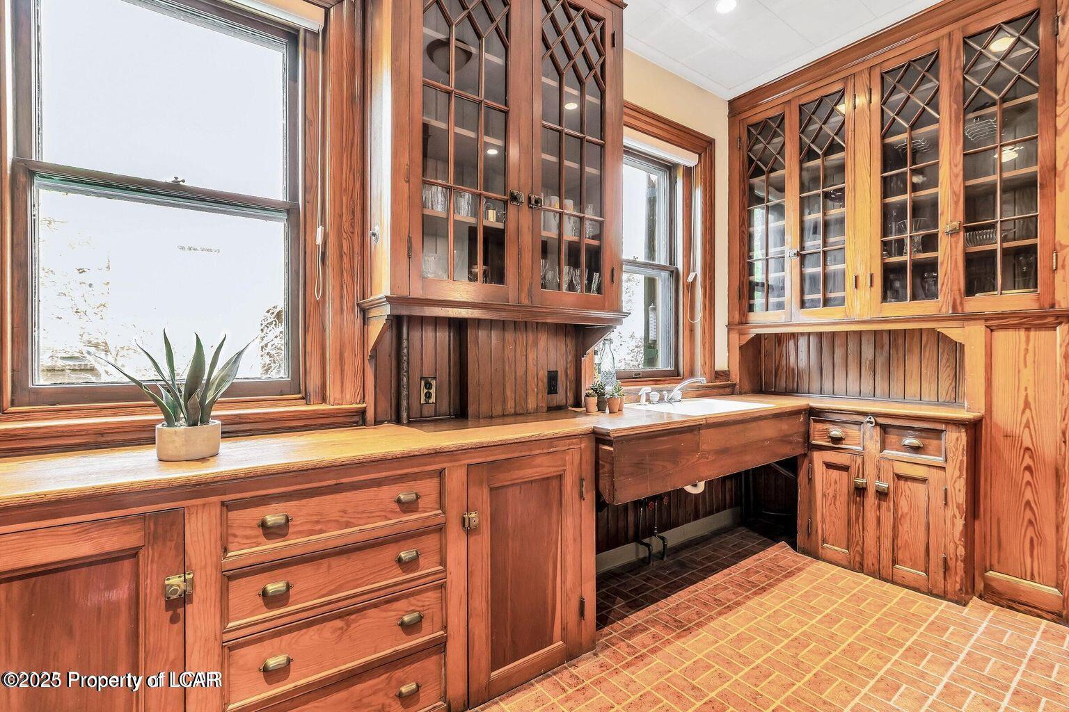 Wilkes-Barre, Pennsylvania, 18701, United States, 7 Bedrooms Bedrooms, ,3 BathroomsBathrooms,Residential,For Sale,1982709