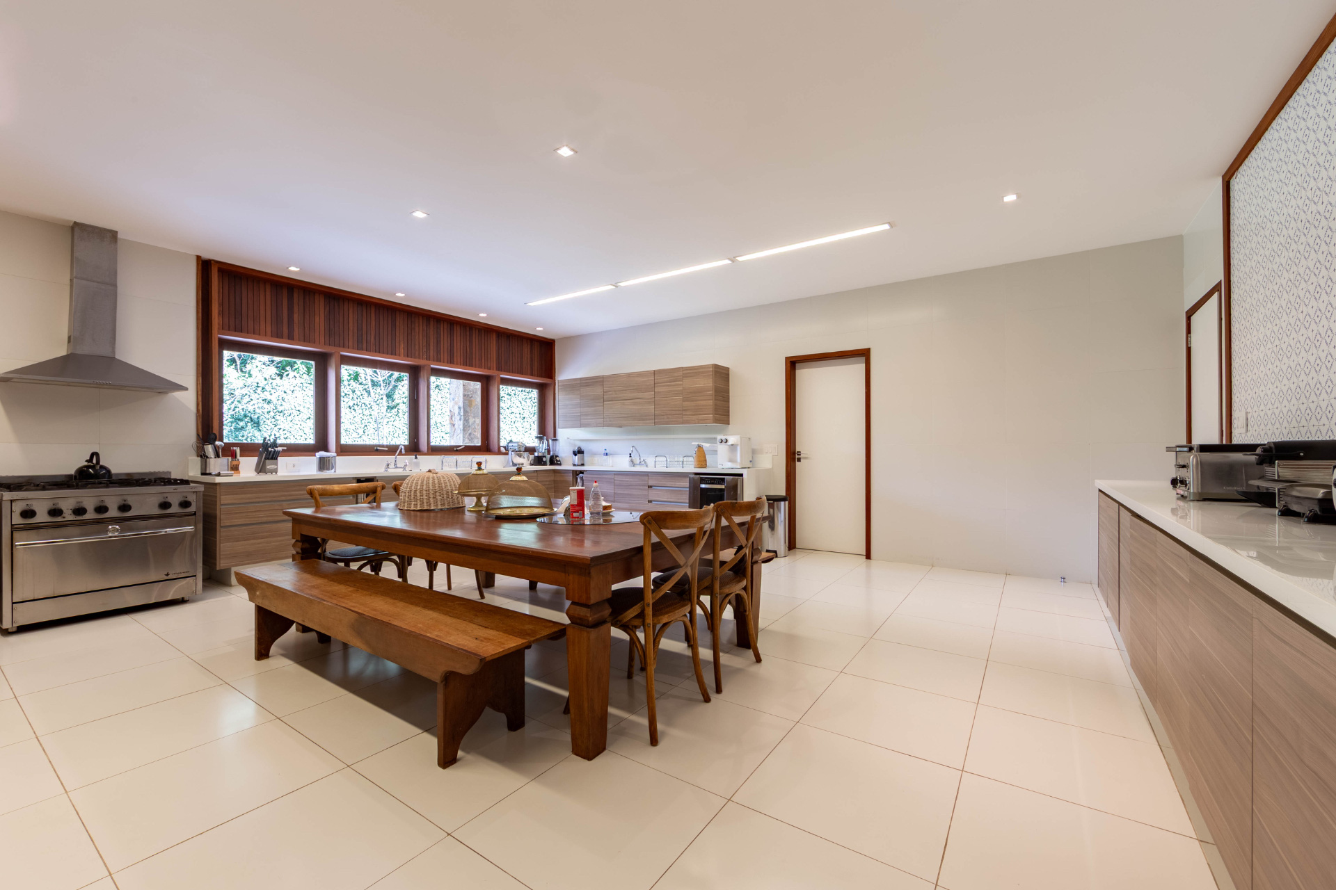  Signature residence integrated with nature in a private mountain setting - 物件實景