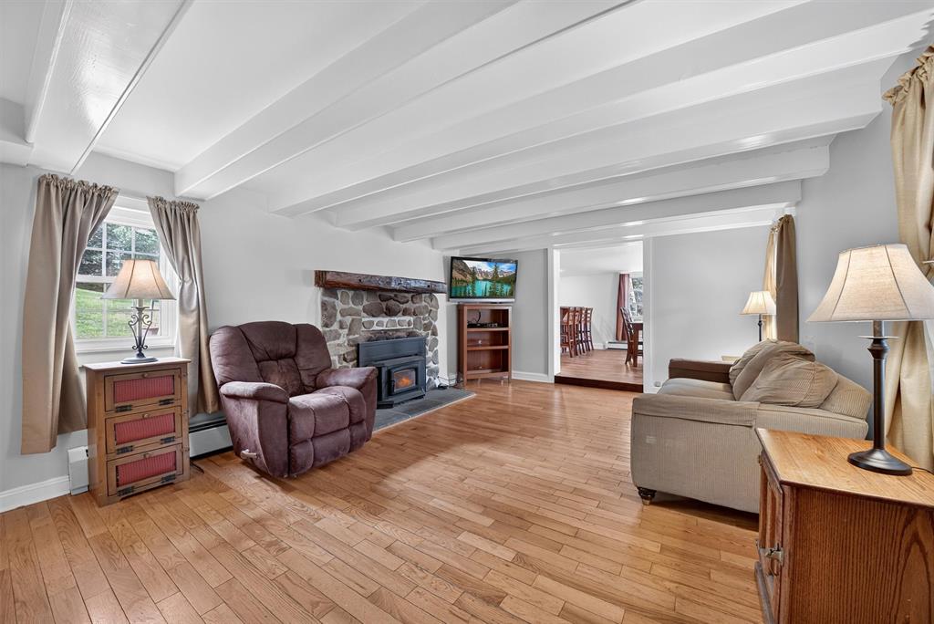 Chester, New York, 10918, United States, 3 Bedrooms Bedrooms, ,2 BathroomsBathrooms,Residential,For Sale,1975527