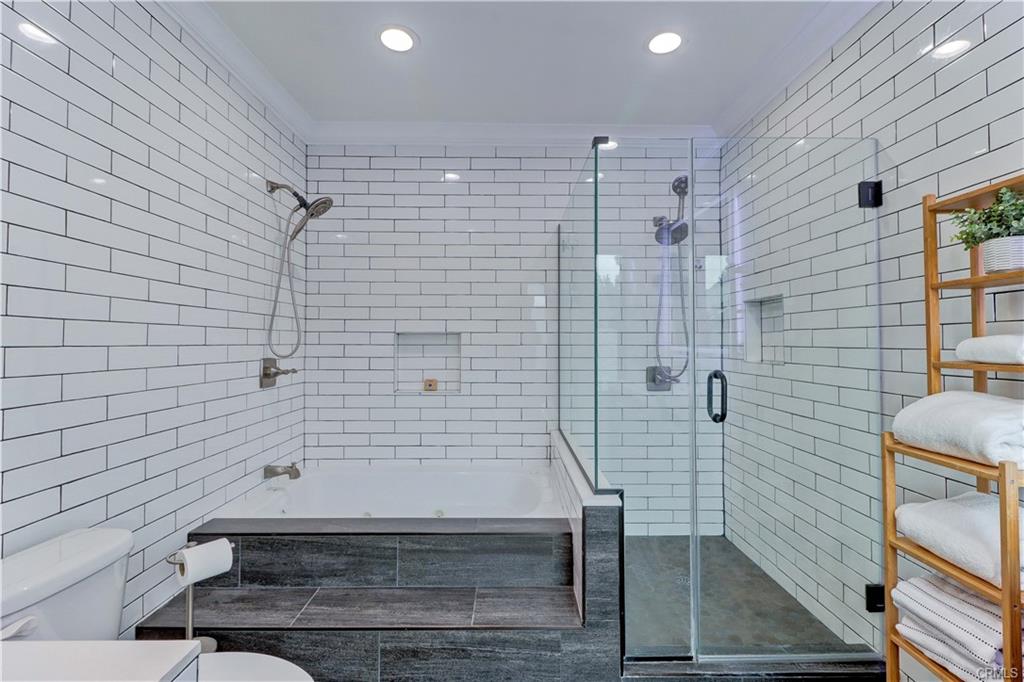 Los ANgeles, California, 90004, United States, 5 Bedrooms Bedrooms, ,2 BathroomsBathrooms,Residential,For Sale,1756474