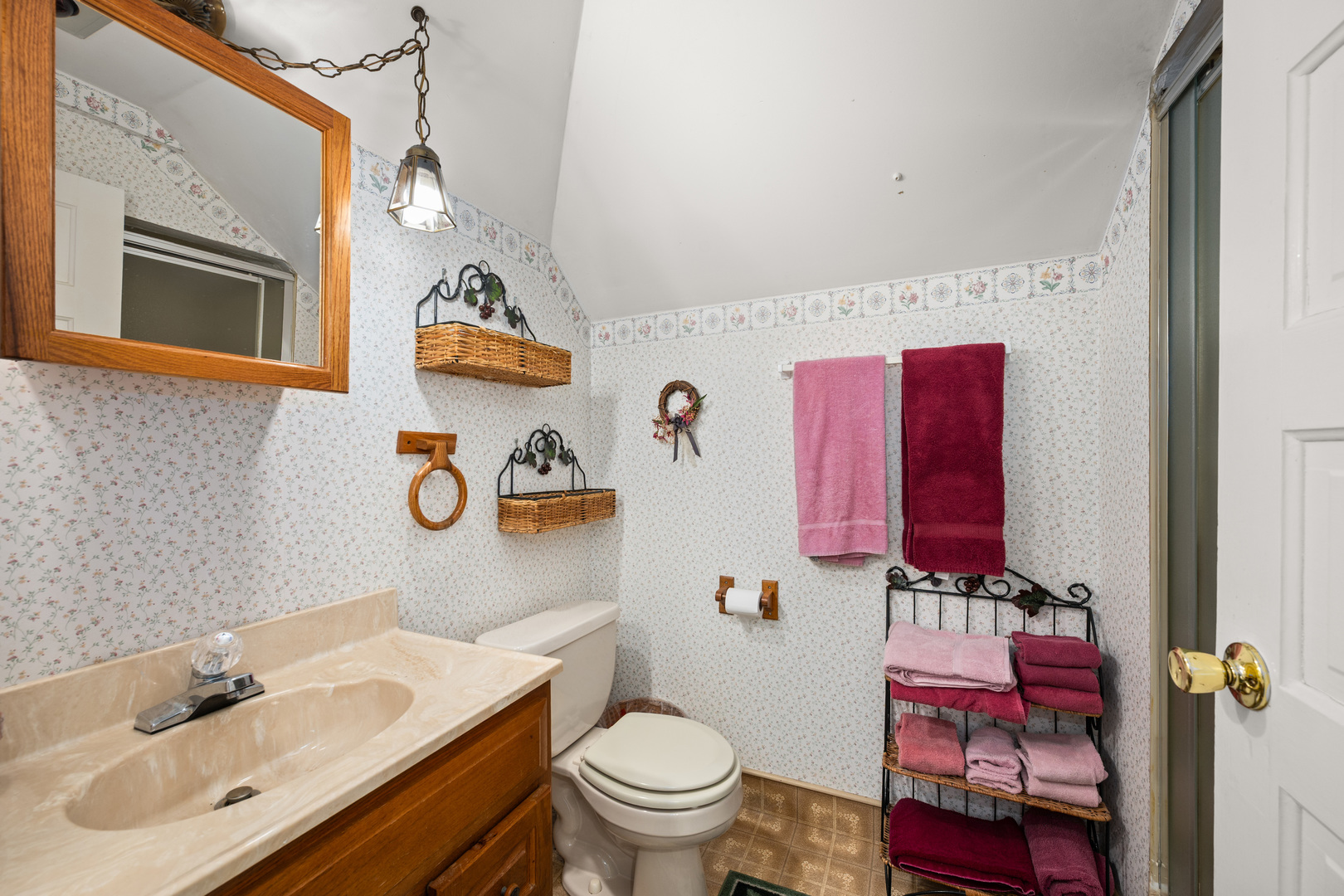 Sycamore, Illinois, 60178, United States, 4 Bedrooms Bedrooms, ,5 BathroomsBathrooms,Residential,For Sale,2001773