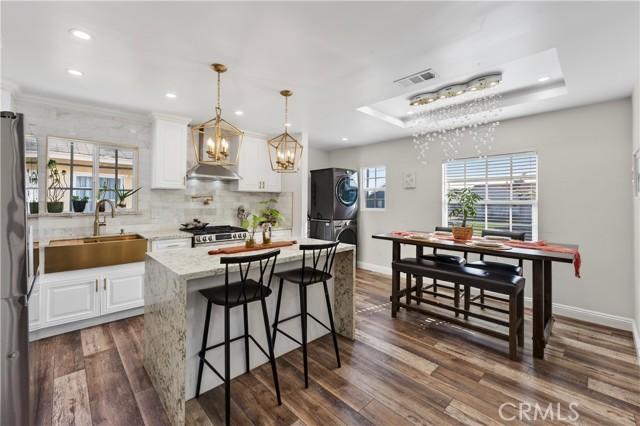 Torrance, California, 90501, United States, 3 Bedrooms Bedrooms, ,2 BathroomsBathrooms,Residential,For Sale,2006041