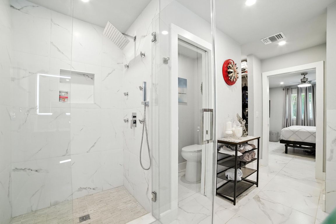Austin, Texas, 78702, United States, 3 Bedrooms Bedrooms, ,2 BathroomsBathrooms,Residential,For Sale,1906696
