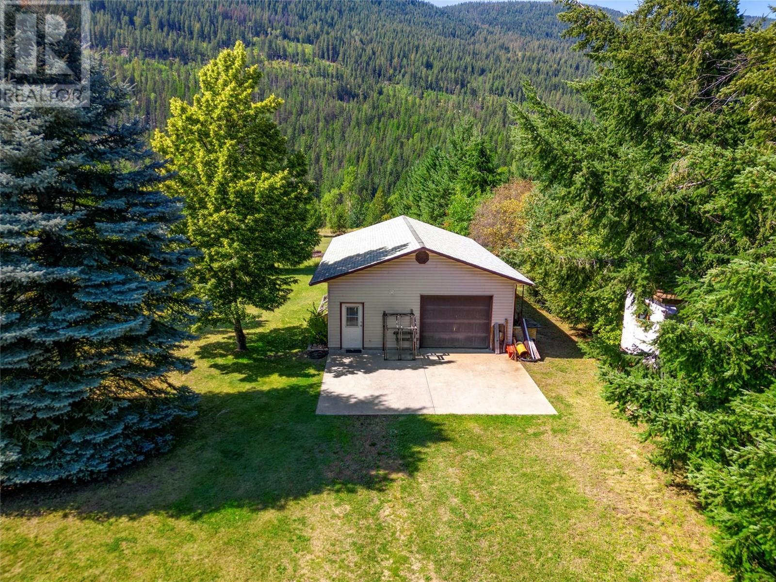 CASTLEGAR, British Columbia, V1N 4S6, CA, 4 Bedrooms Bedrooms, ,3 BathroomsBathrooms,Residential,For Sale,1859816