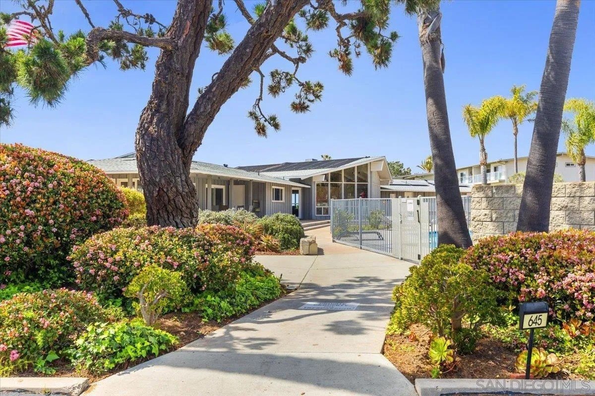 Solana Beach, California, 92075, United States, 2 Bedrooms Bedrooms, ,1 BathroomBathrooms,Residential,For Sale,1911120