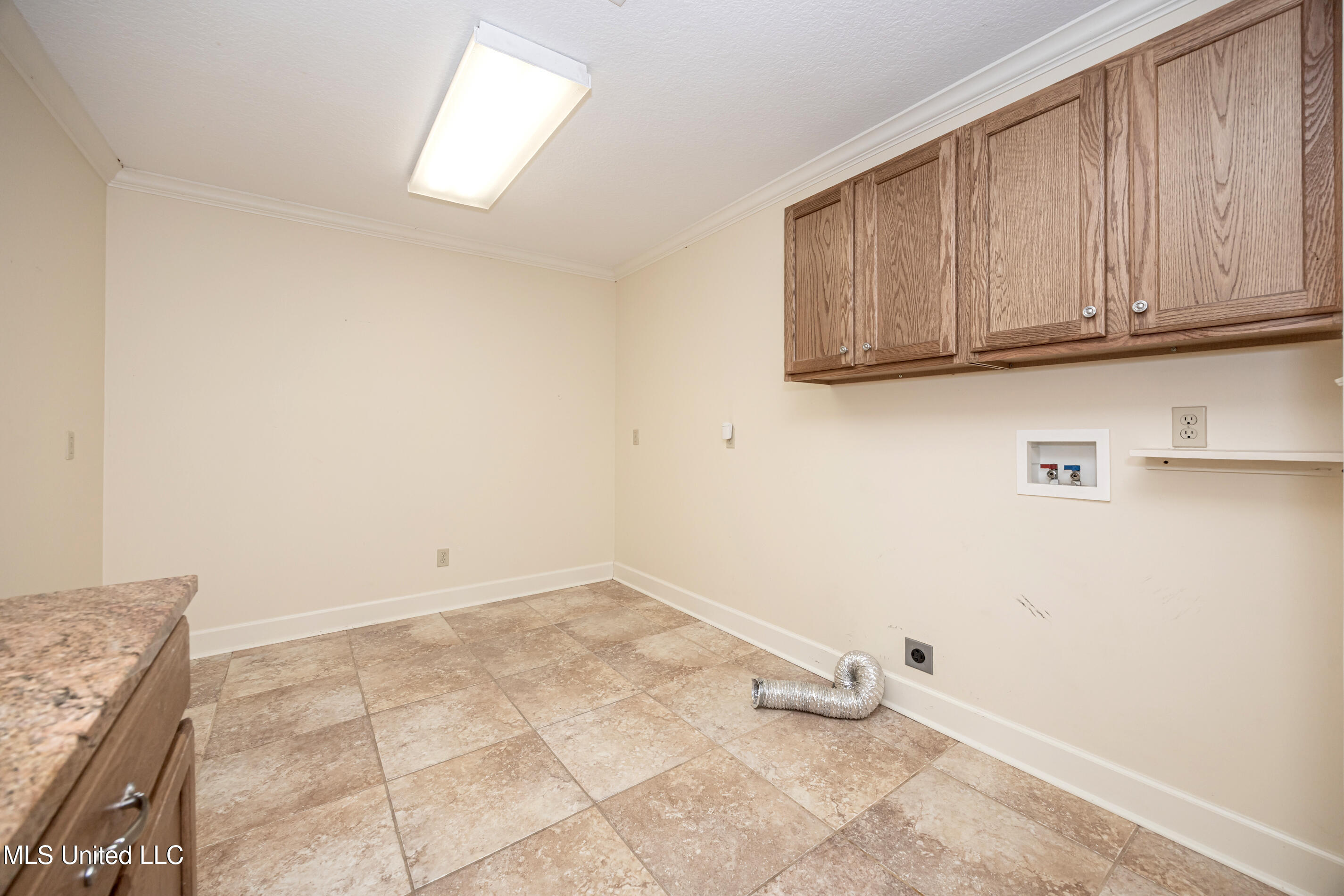 Ocean Springs, Mississippi, 39564, United States, 3 Bedrooms Bedrooms, ,3 BathroomsBathrooms,Residential,For Sale,1903607