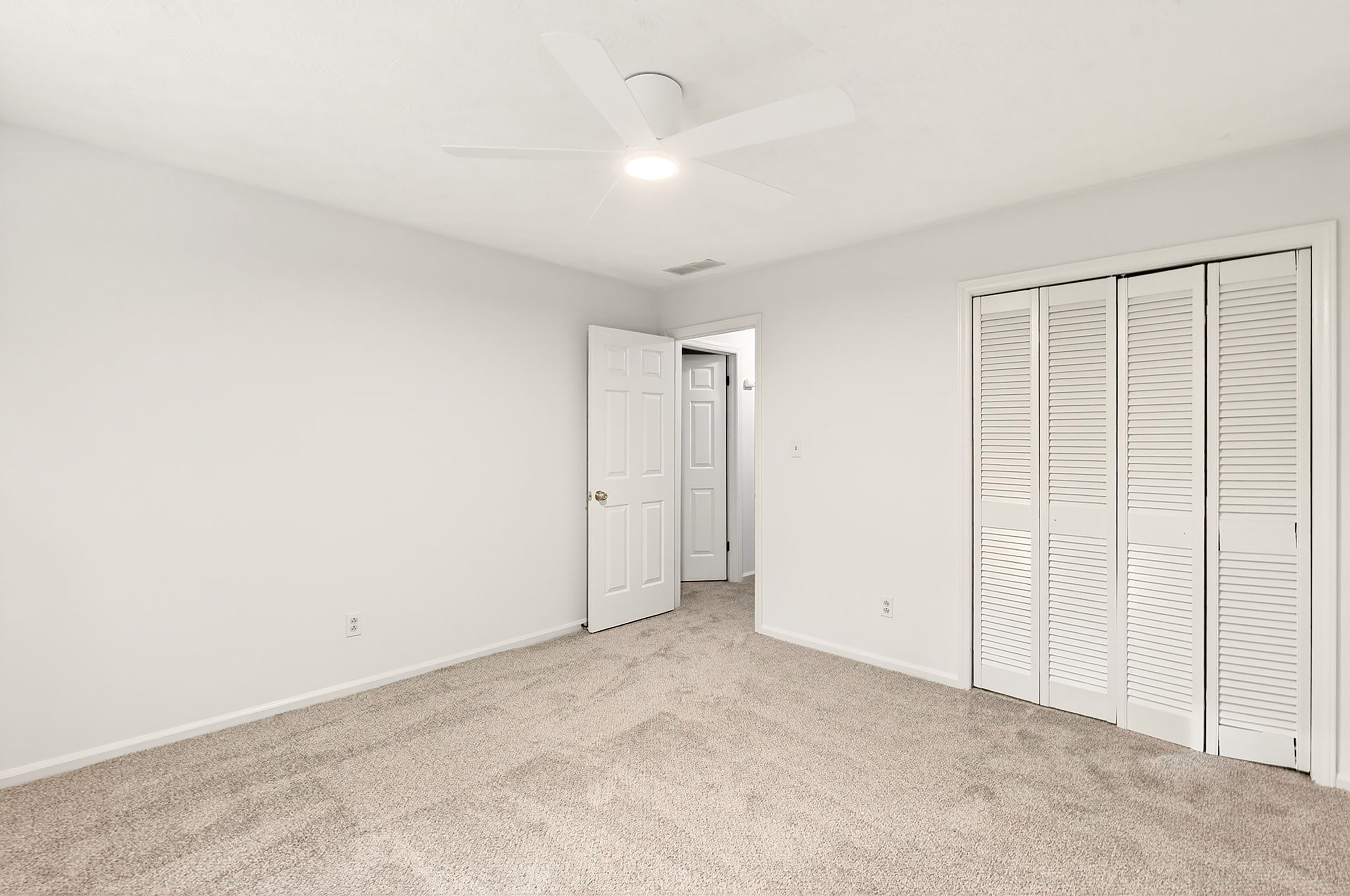  Thoughtfully Expanded and Updated Dunwoody Home on Wooded 0.82+/- Acre Lot - 物件實景