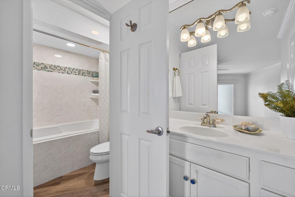 Oxnard, California, 93035, United States, 2 Bedrooms Bedrooms, ,1 BathroomBathrooms,Residential,For Sale,2040147