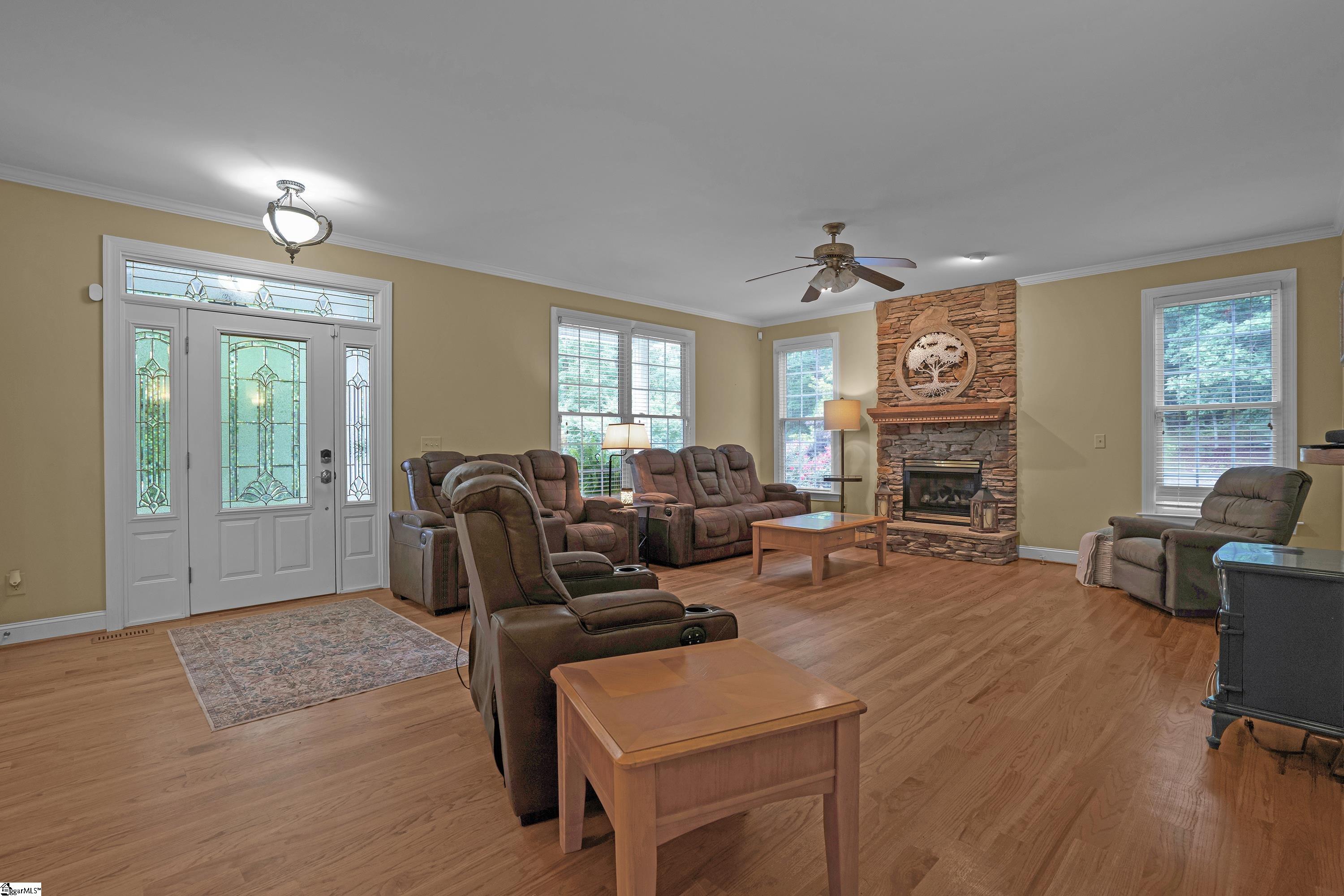Landrum, South Carolina, 29356, United States, 5 Bedrooms Bedrooms, ,3 BathroomsBathrooms,Residential,For Sale,1868751