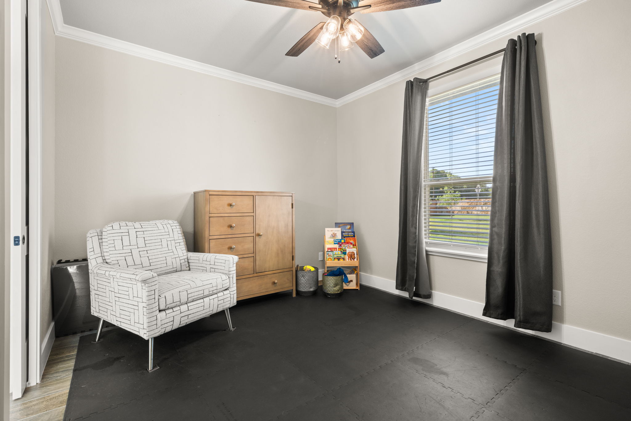  South Temple Home  Modern Comfort, Energy Efficent, All On .76/Acres - 物件實景
