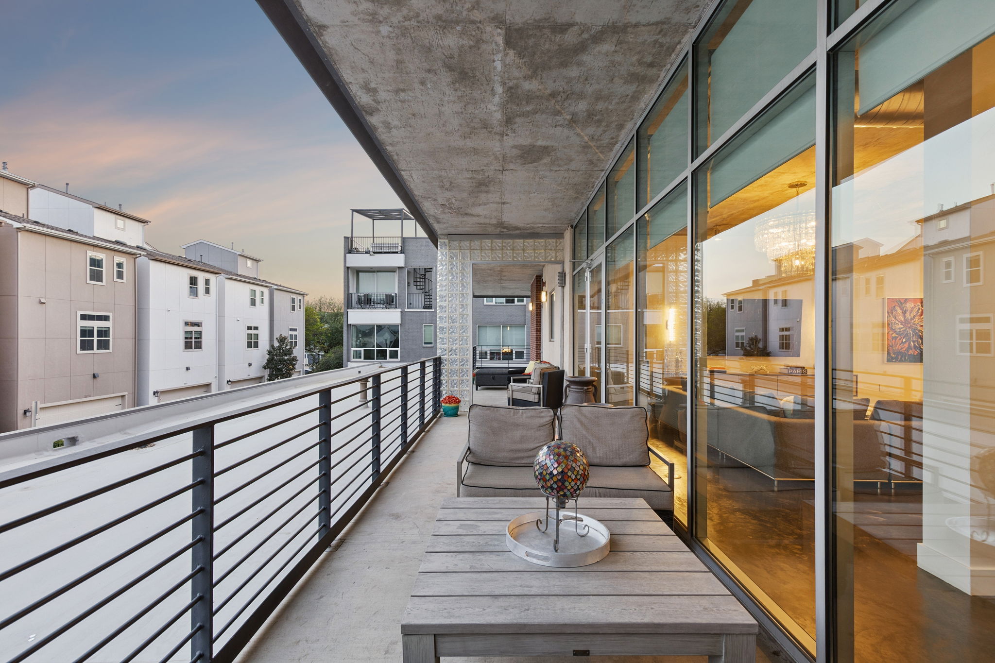  Rare Double Residence that Redefines Midrise Living in the Heart of Dallas - 物件實景