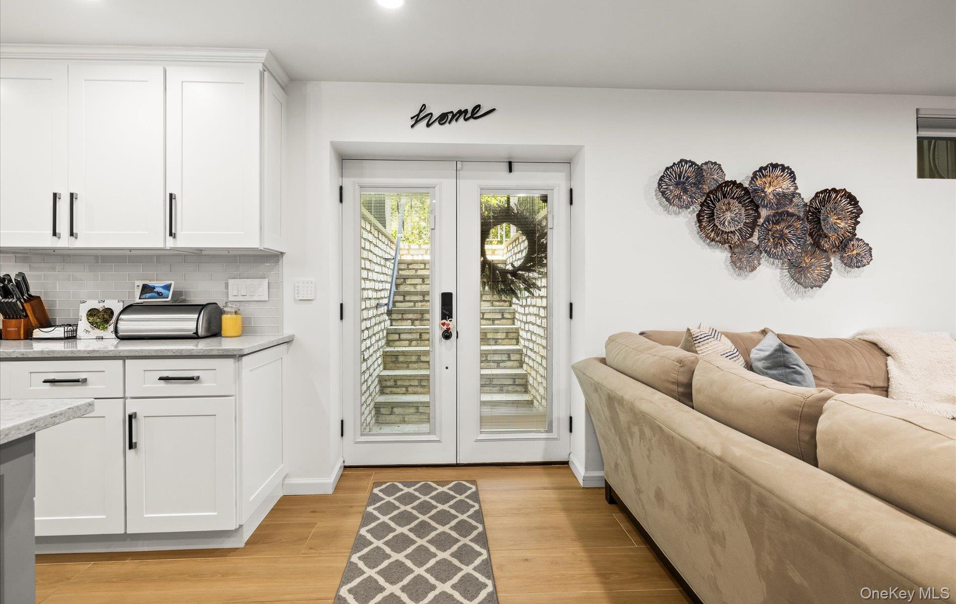 Huntington, New York, 11743, United States, 6 Bedrooms Bedrooms, ,4 BathroomsBathrooms,Residential,For Sale,1827761