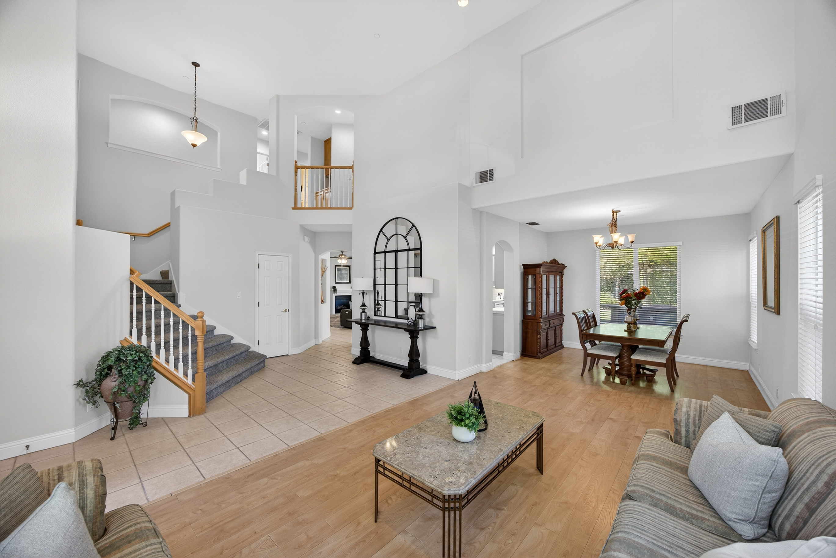  5500 Tierra Gardens Lane, Carmichael, CA 95608 - 物件實景