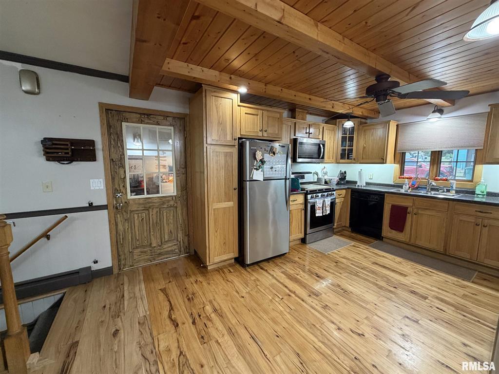 Abingdon, Illinois, 61410, United States, 3 Bedrooms Bedrooms, ,2 BathroomsBathrooms,Residential,For Sale,1976226