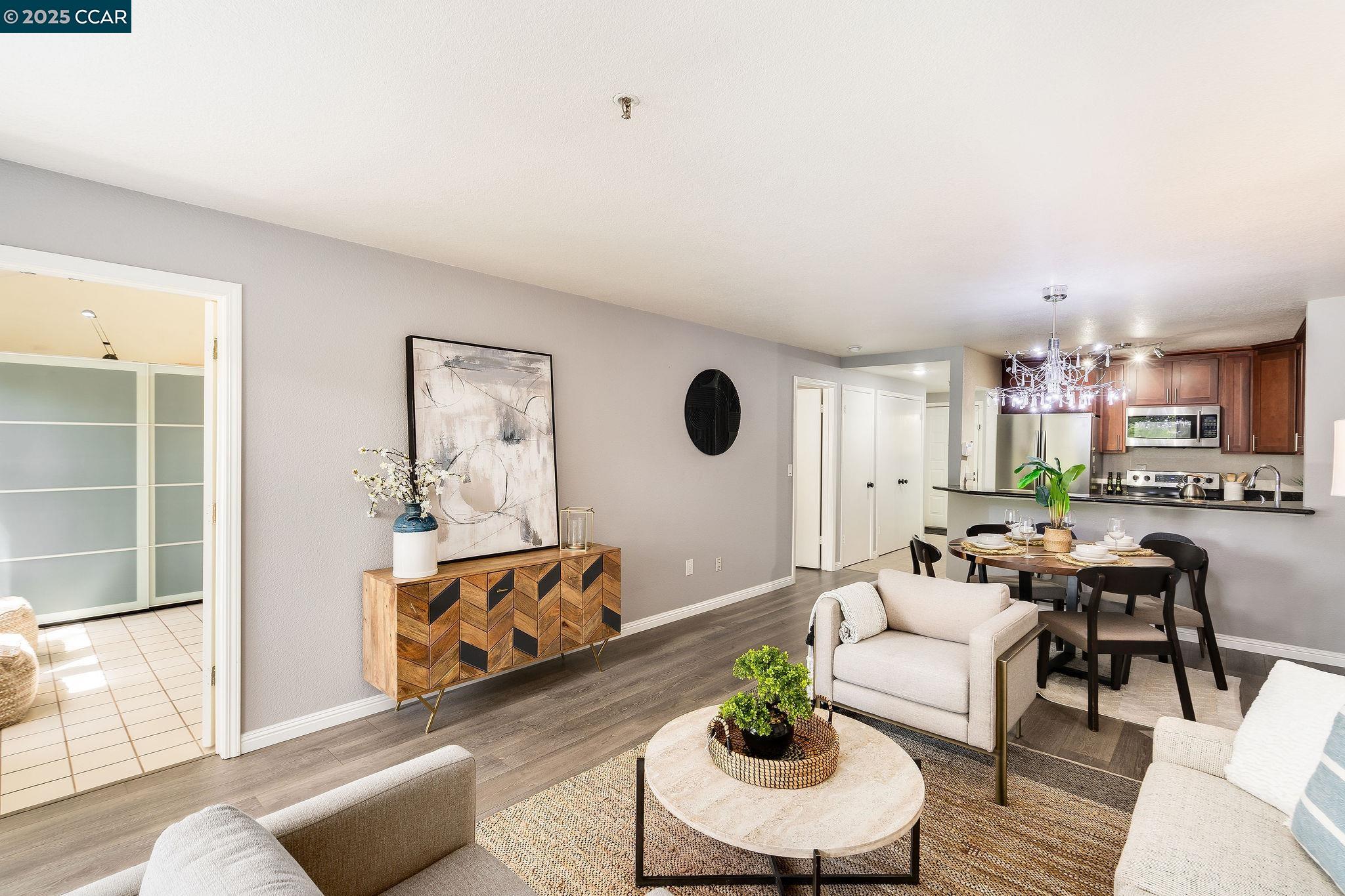 Walnut Creek, California, 94595, United States, 2 Bedrooms Bedrooms, ,1 BathroomBathrooms,Residential,For Sale,1987718