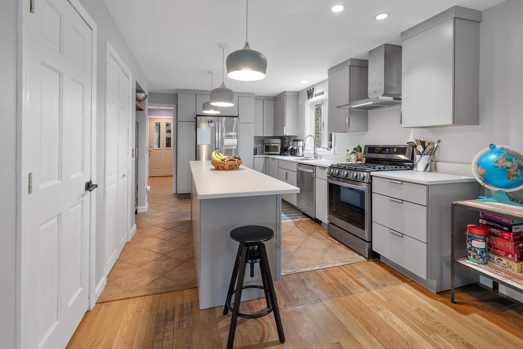 Norwich, Vermont, 05055, United States, 3 Bedrooms Bedrooms, ,2 BathroomsBathrooms,Residential,For Sale,1993017