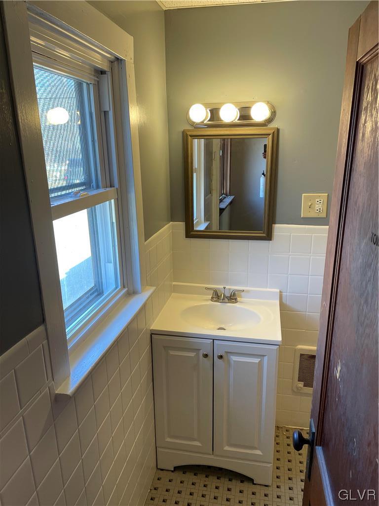 Greenwich Twp, Pennsylvania, 19534, United States, 22 Bedrooms Bedrooms, ,16 BathroomsBathrooms,Residential,For Sale,1976886