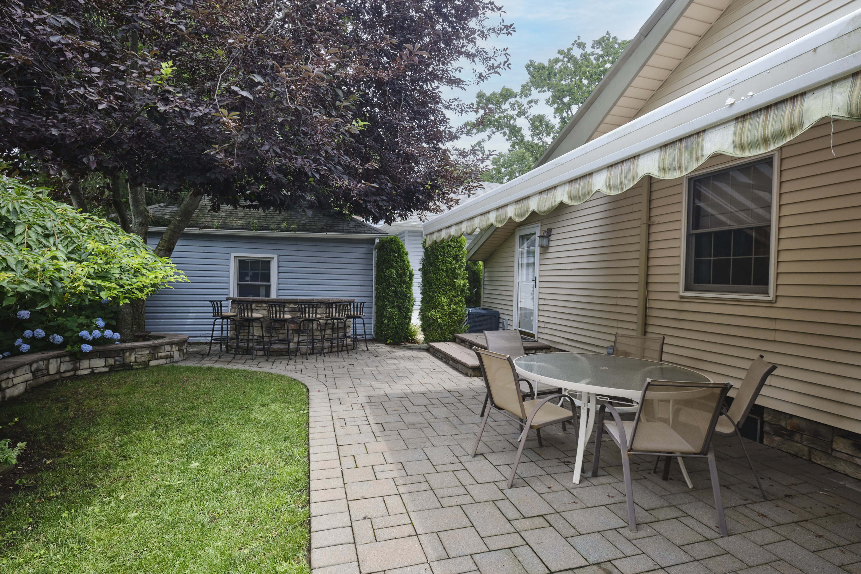 Bellerose Village, New York, 11001, United States, 3 Bedrooms Bedrooms, ,2 BathroomsBathrooms,Residential,For Sale,1974559