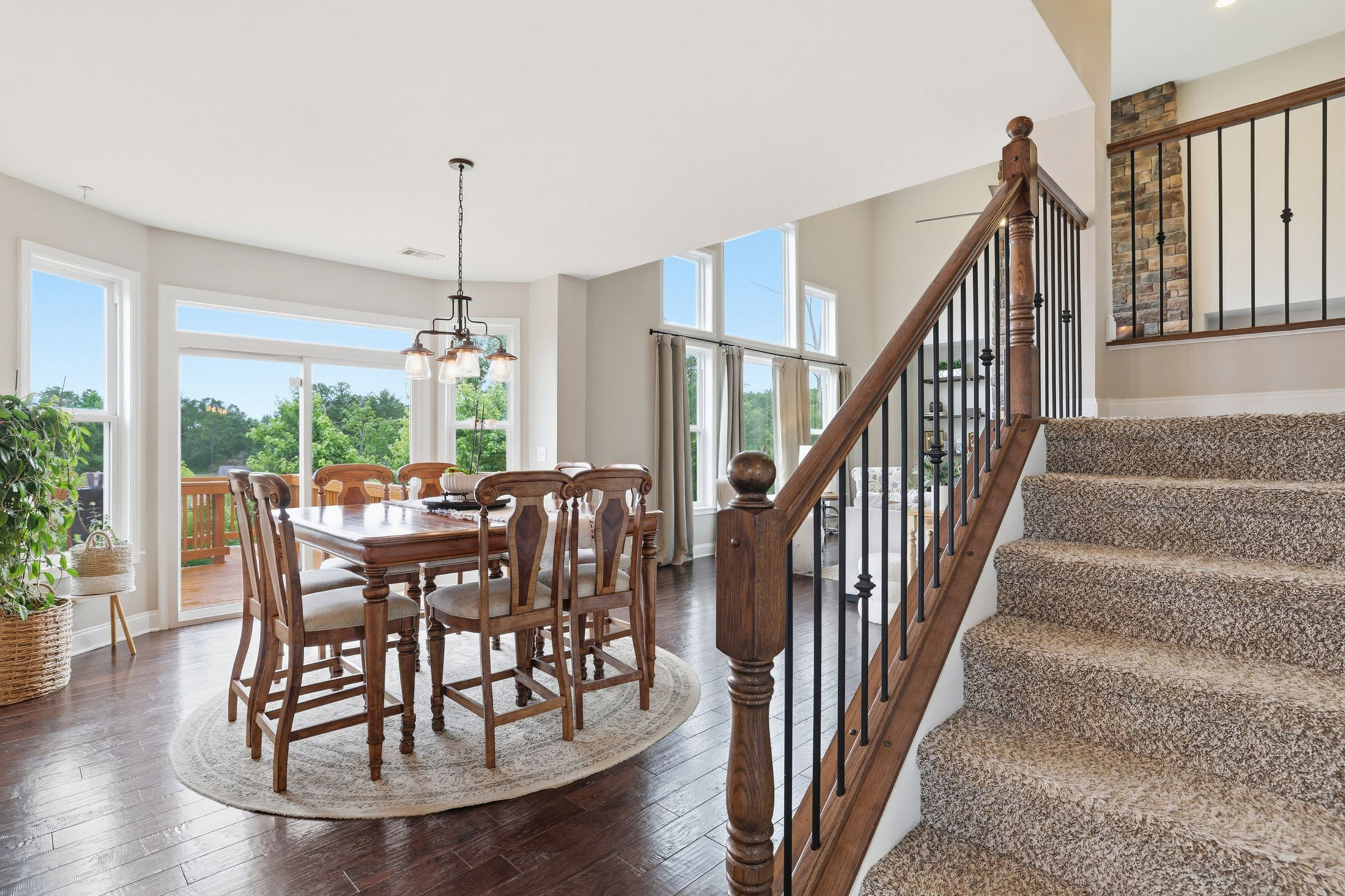  Beautifully Maintained Home in One of Cumming