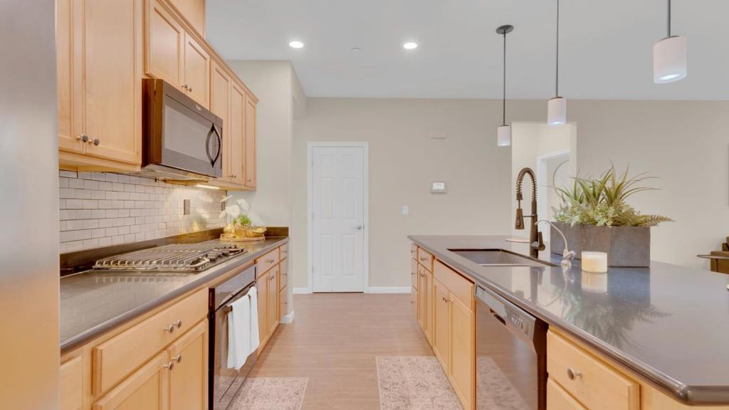 Hollister, California, 95023, United States, 4 Bedrooms Bedrooms, ,2 BathroomsBathrooms,Residential,For Sale,1976476