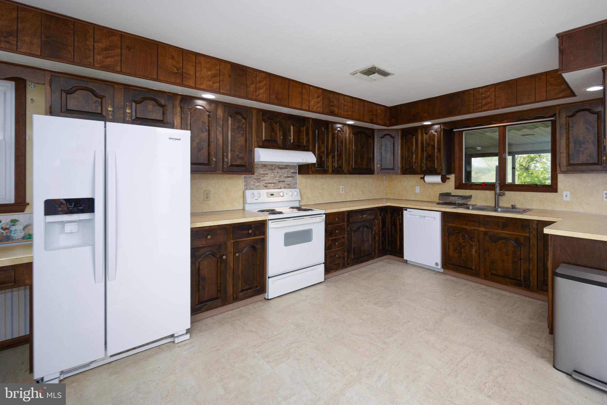 Fogelsville, Pennsylvania, 18051, United States, 4 Bedrooms Bedrooms, ,4 BathroomsBathrooms,Residential,For Sale,1827755