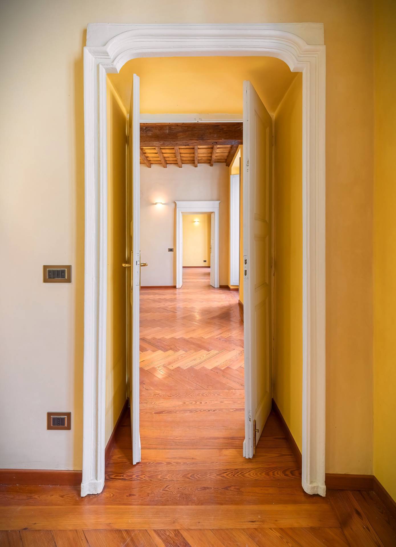 Torino, Torino, 10100, IT, 3 Bedrooms Bedrooms, ,1 BathroomBathrooms,Residential,For Sale,1925782