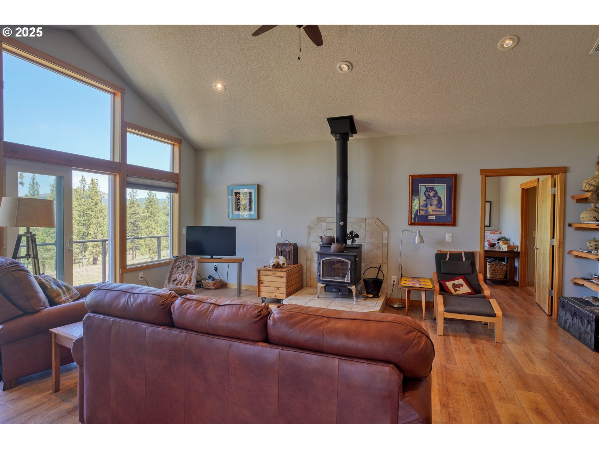 Goldendale, Washington, 98620, United States, 2 Bedrooms Bedrooms, ,2 BathroomsBathrooms,Residential,For Sale,1906644