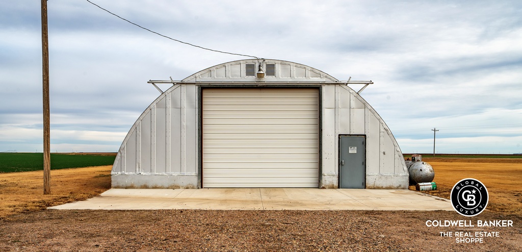 Garden City, Kansas, 67846, United States, 4 Bedrooms Bedrooms, ,Residential,For Sale,2003039