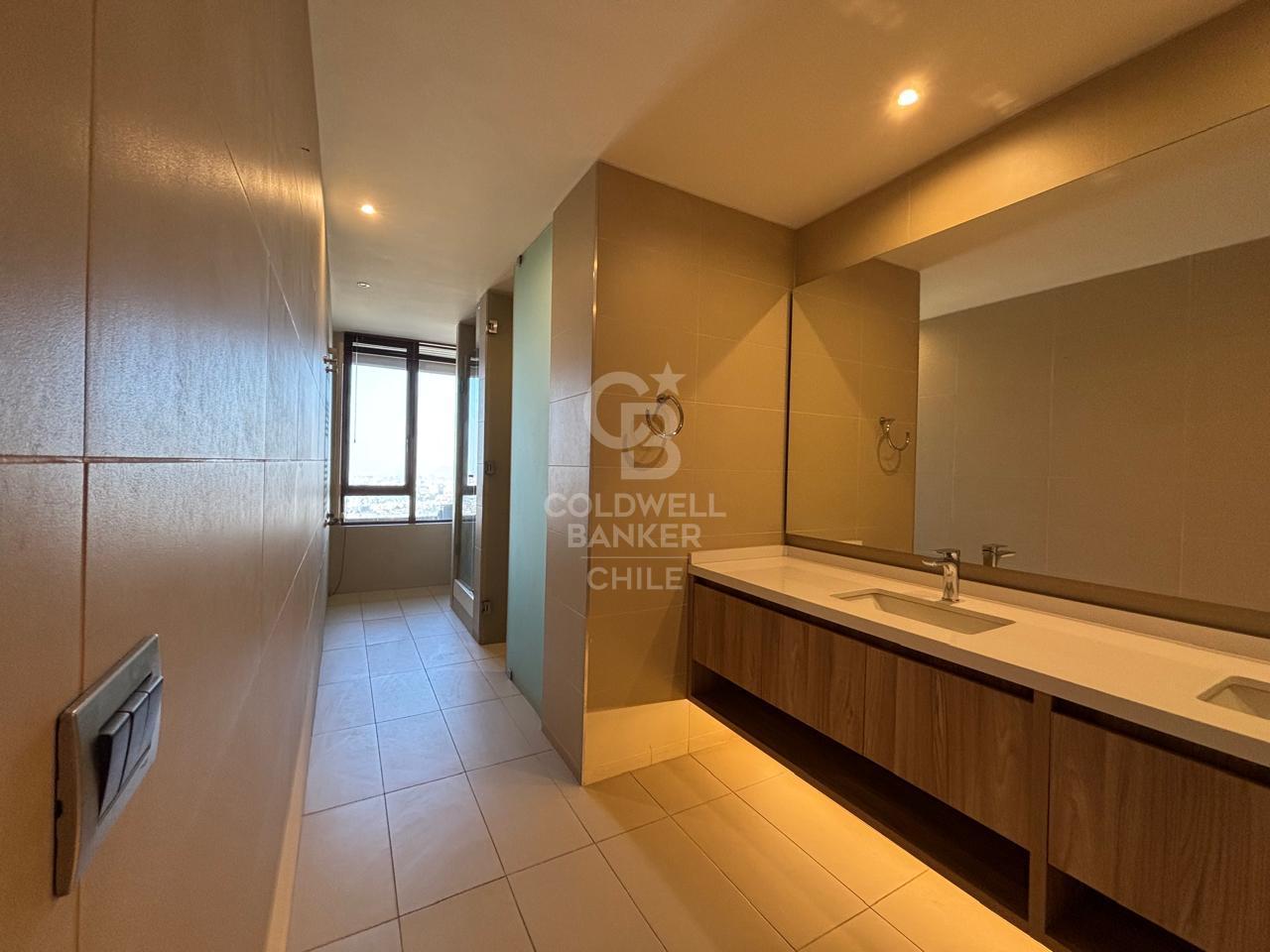 Vitacura, Chile, 4 Bedrooms Bedrooms, ,5 BathroomsBathrooms,Residential,For Sale,1837015