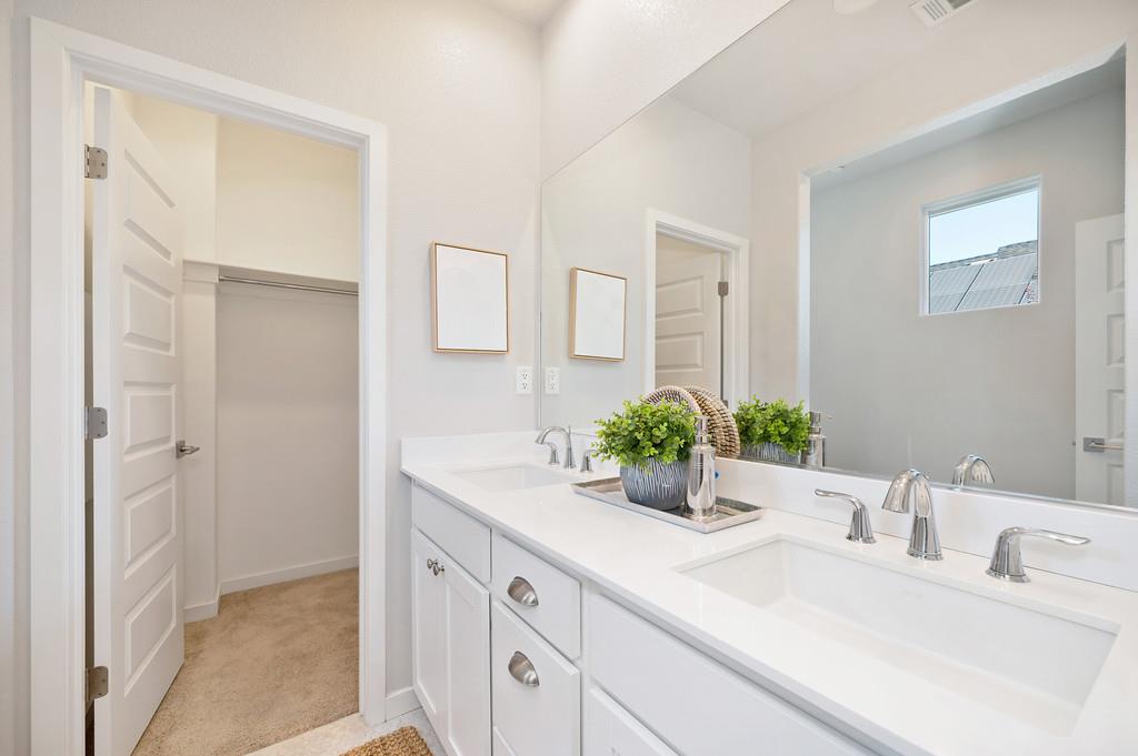 Sacramento, California, 95816, United States, 3 Bedrooms Bedrooms, ,3 BathroomsBathrooms,Residential,For Sale,1916793