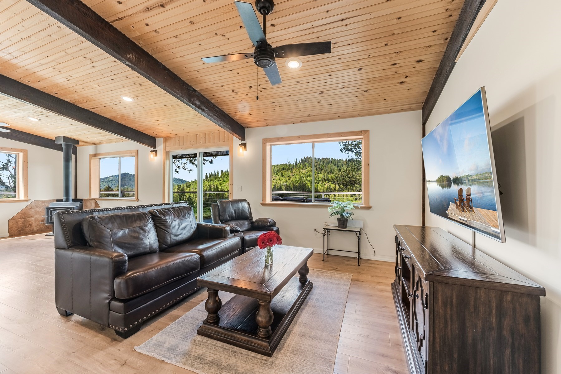  Lake Retreat on Private Acreage - 物件實景