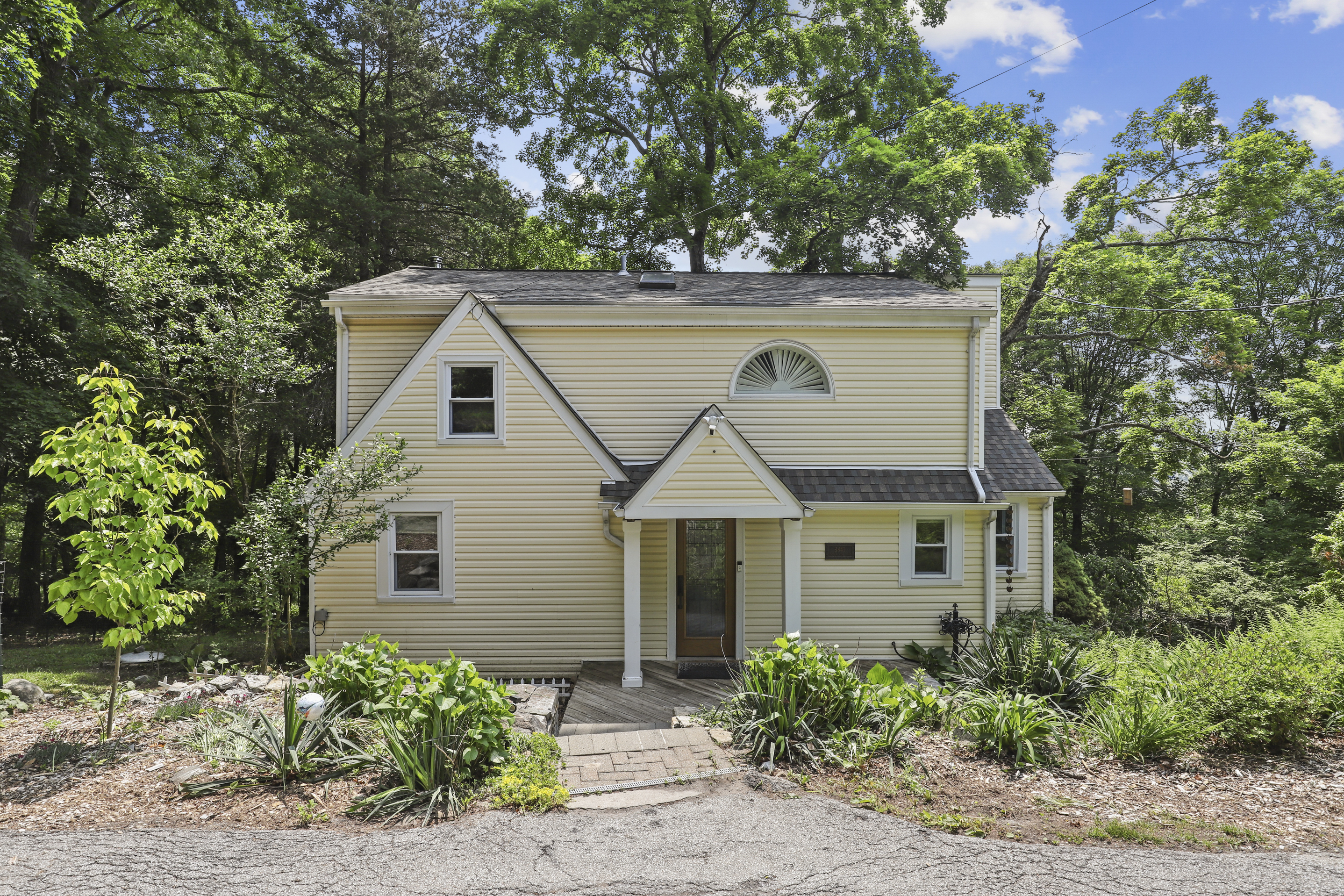 3841 Indian Hill Road 