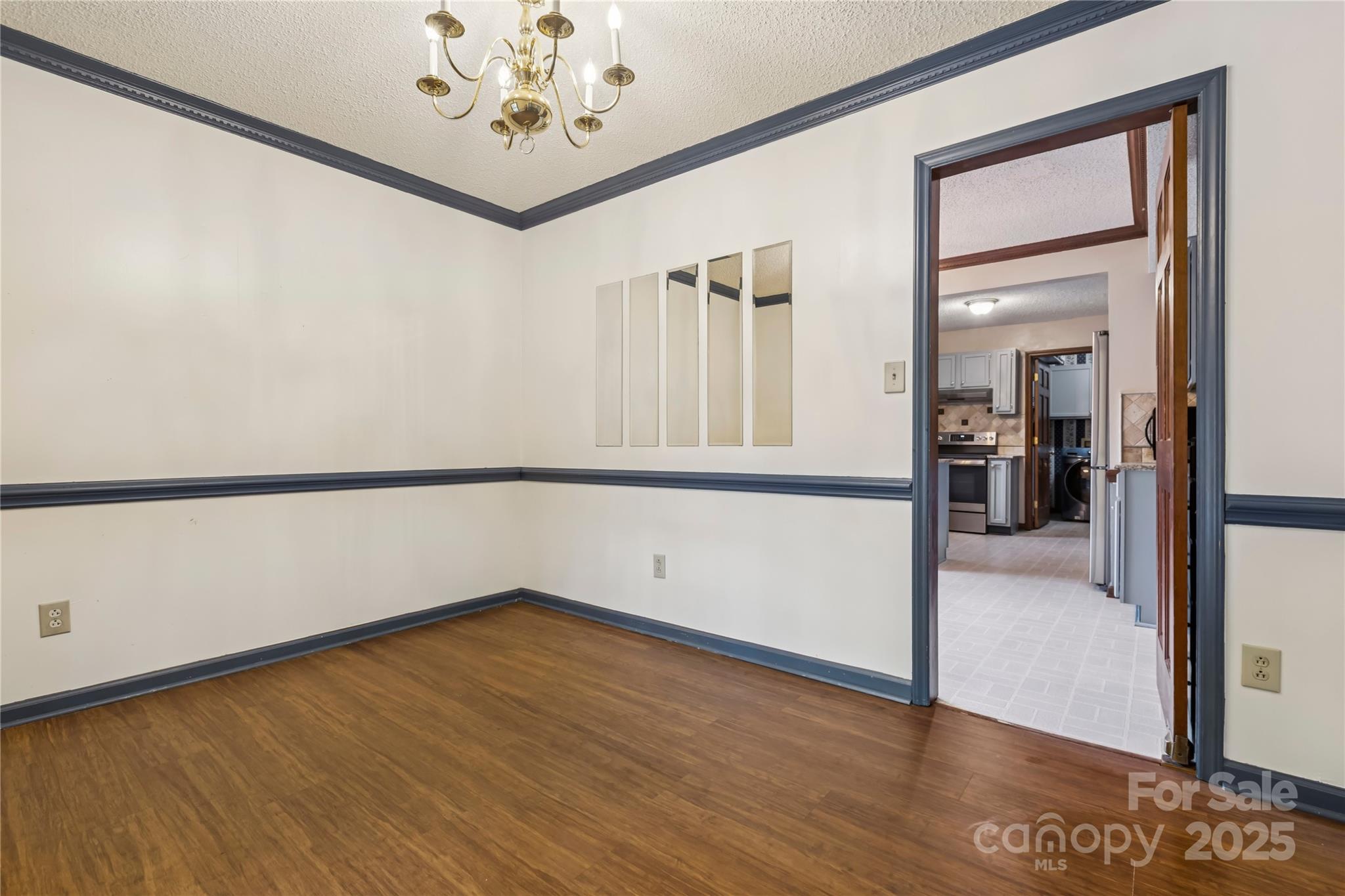 Matthews, North Carolina, 28105, United States, 4 Bedrooms Bedrooms, ,3 BathroomsBathrooms,Residential,For Sale,1938548