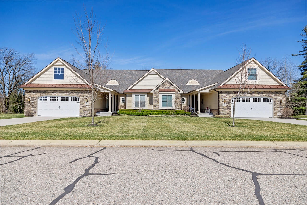 Stanwood, Michigan, 49346, United States, 2 Bedrooms Bedrooms, ,3 BathroomsBathrooms,Residential,For Sale,1812728