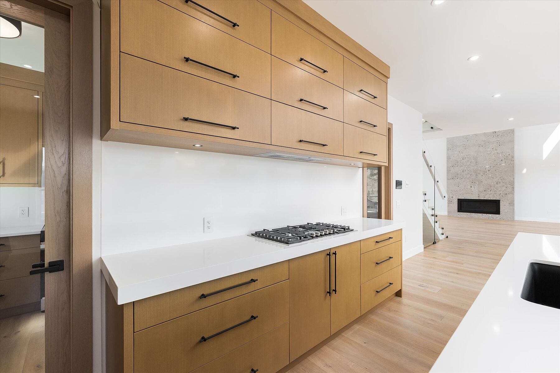  Spacious Modern Build - 物件實景